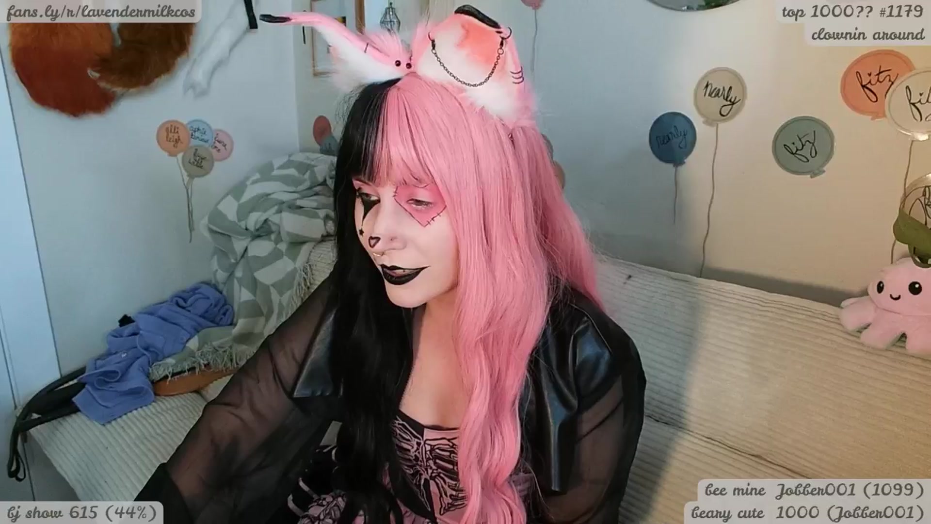 Gallery image thumbnail from KomoBear's myfreecams stream on, 11/30/2025, 07:35 image 14 of 20