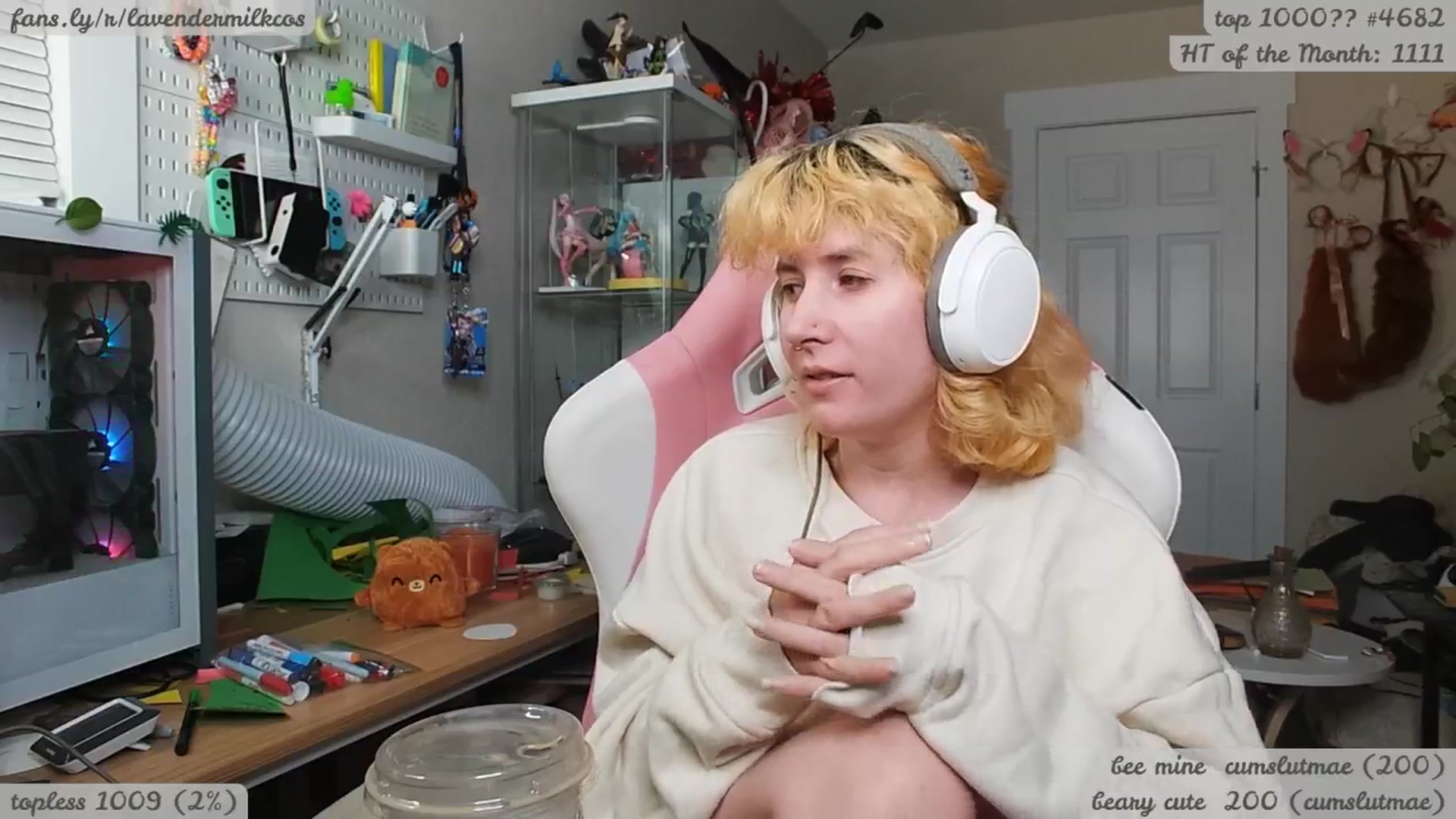 Gallery image thumbnail from KomoBear's myfreecams stream on, 12/14/2025, 06:43 image 3 of 20
