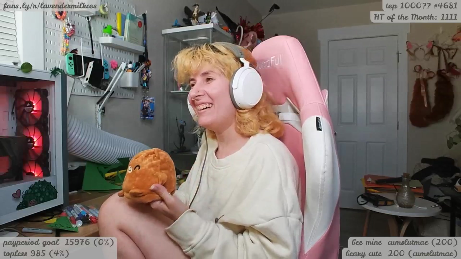 Gallery image thumbnail from KomoBear's myfreecams stream on, 12/14/2025, 06:43 image 11 of 20