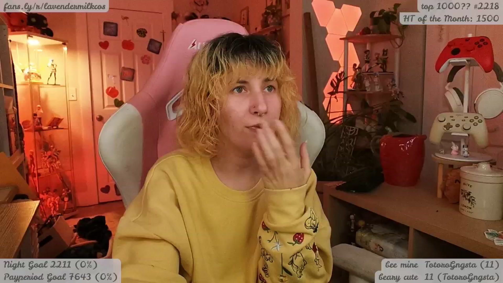 Gallery image thumbnail from KomoBear's myfreecams stream on, 03/11/2026, 04:00 image 19 of 20