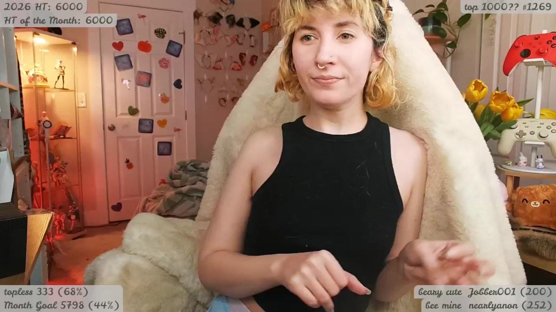 Gallery image thumbnail from KomoBear's myfreecams stream on, 03/24/2026, 04:03 image 12 of 20