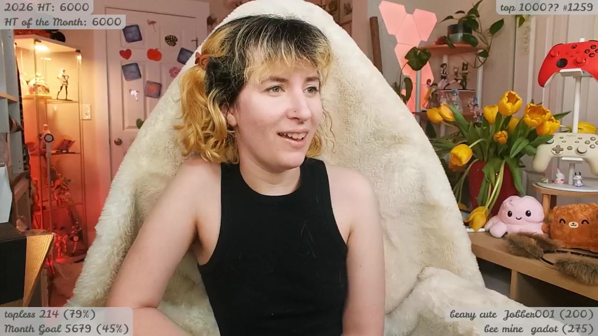 Gallery image thumbnail from KomoBear's myfreecams stream on, 03/24/2026, 04:03 image 17 of 20