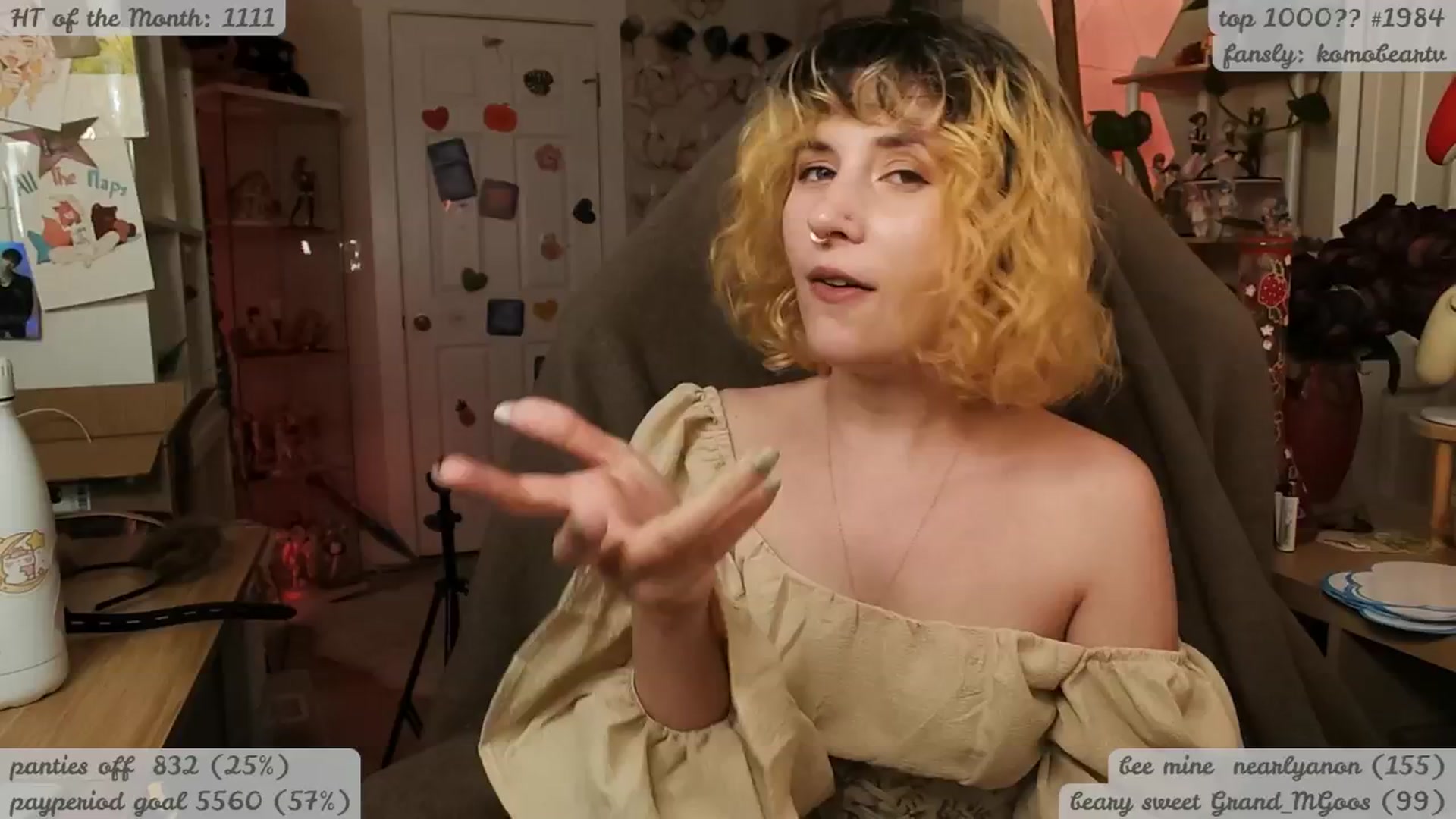 Gallery image thumbnail from KomoBear's myfreecams stream on, 04/12/2026, 08:49 image 8 of 20