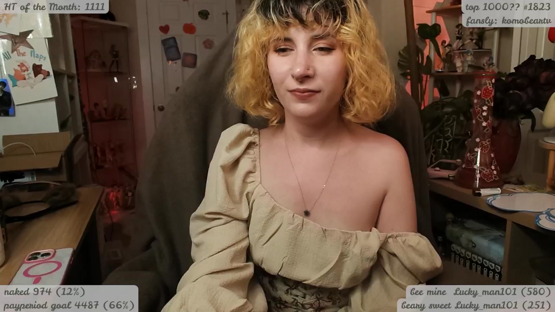 Gallery image thumbnail from KomoBear's myfreecams stream on, 04/12/2026, 08:49 image 15 of 20
