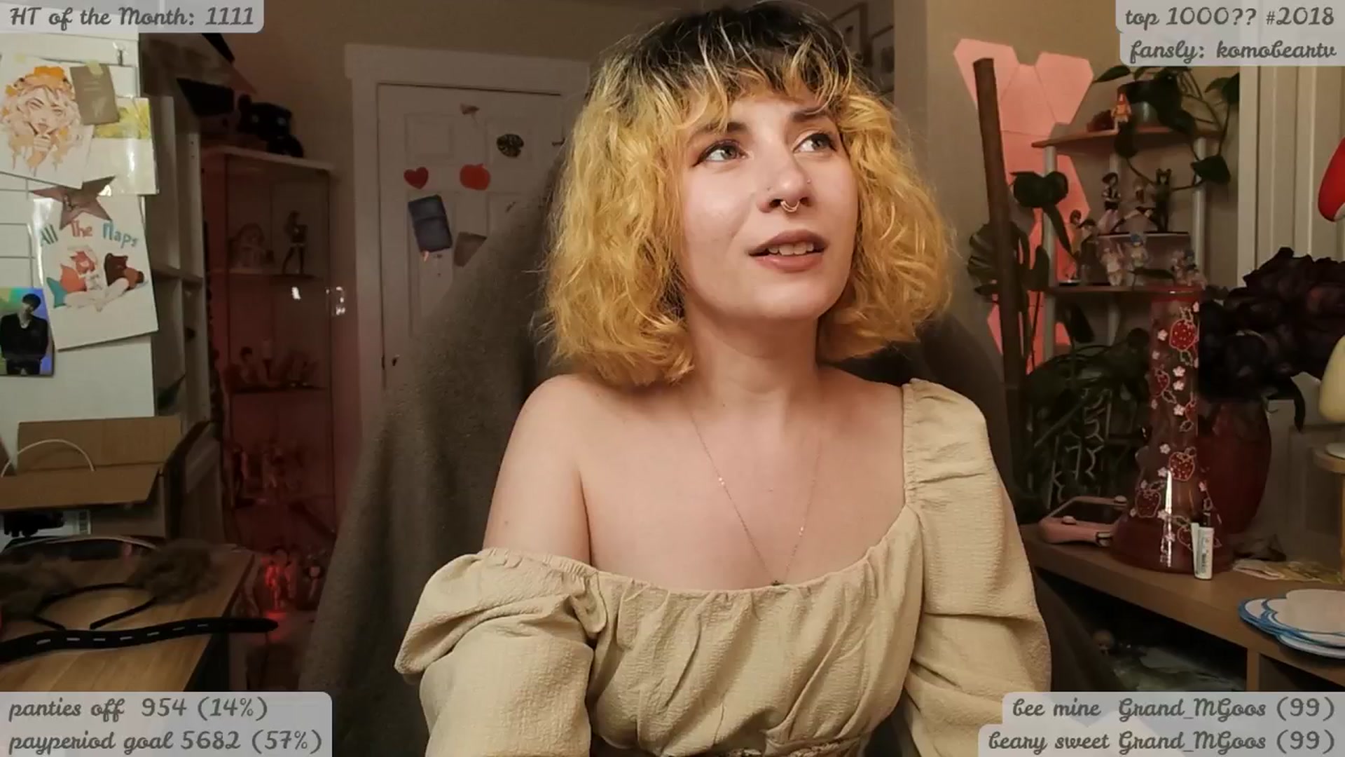 Gallery image thumbnail from KomoBear's myfreecams stream on, 04/12/2026, 08:49 image 4 of 20