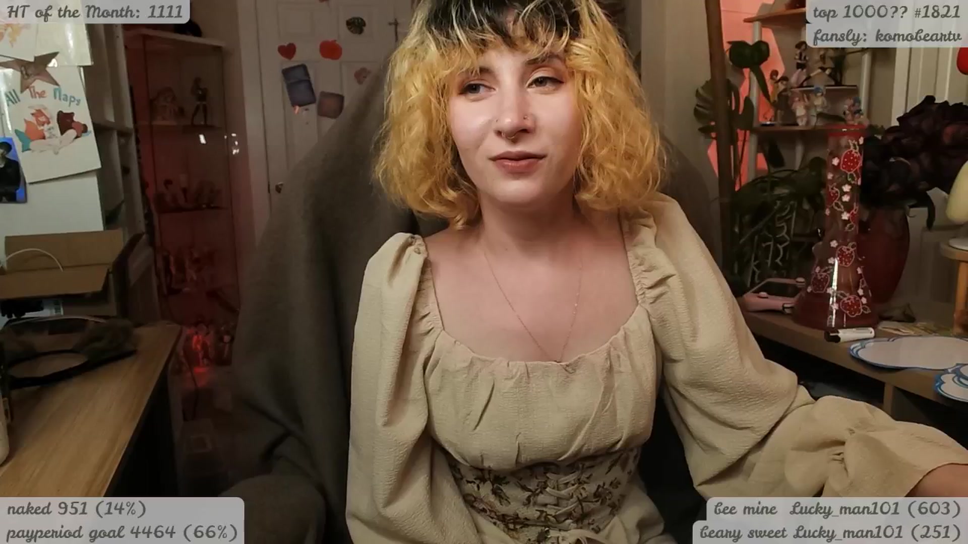 Gallery image thumbnail from KomoBear's myfreecams stream on, 04/12/2026, 08:49 image 16 of 20
