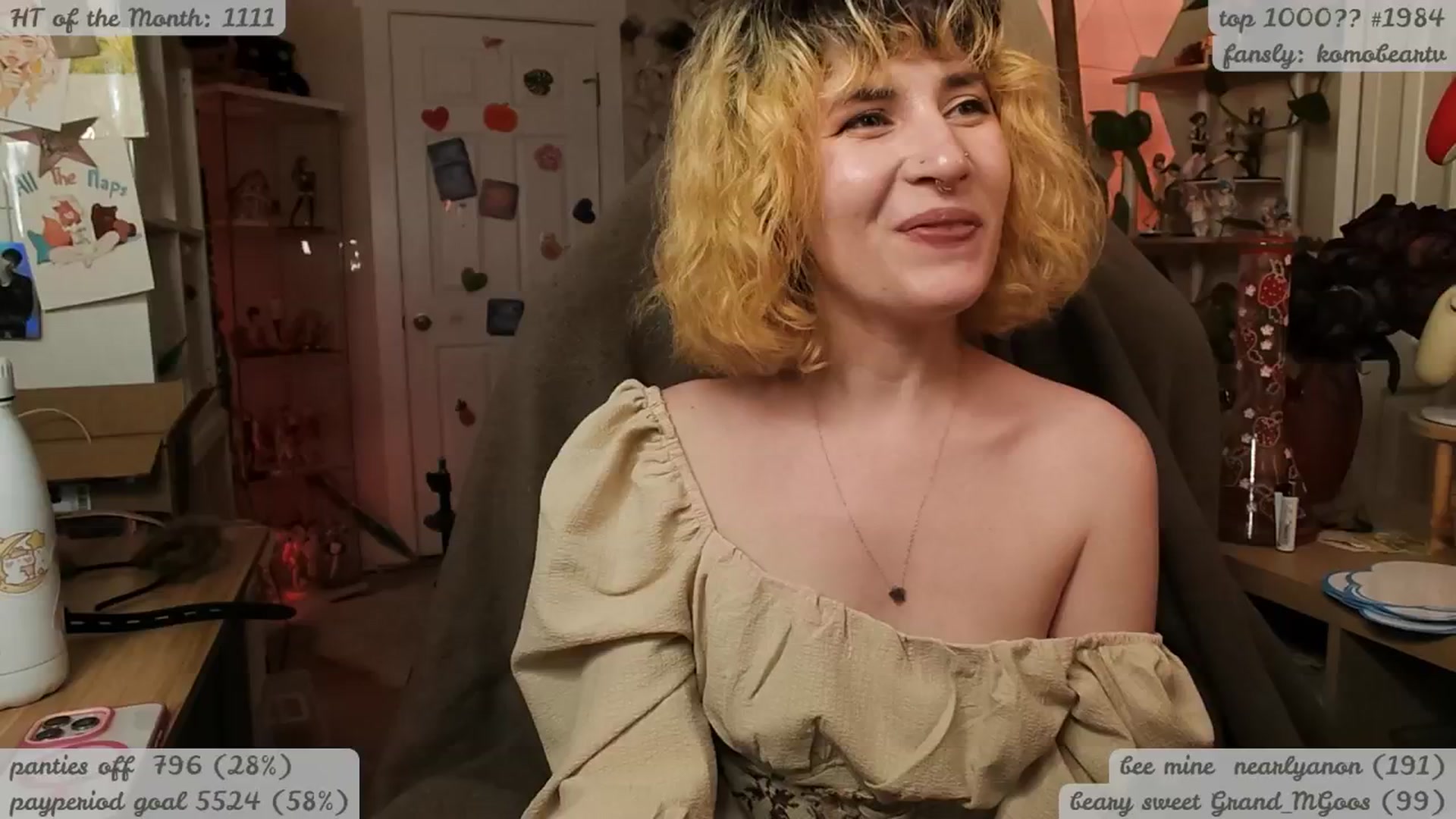 Gallery image thumbnail from KomoBear's myfreecams stream on, 04/12/2026, 08:49 image 9 of 20