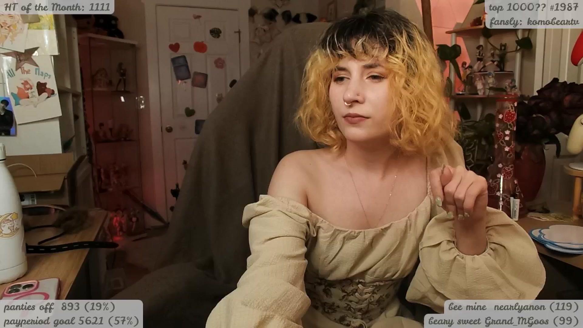 Gallery image thumbnail from KomoBear's myfreecams stream on, 04/12/2026, 08:49 image 5 of 20