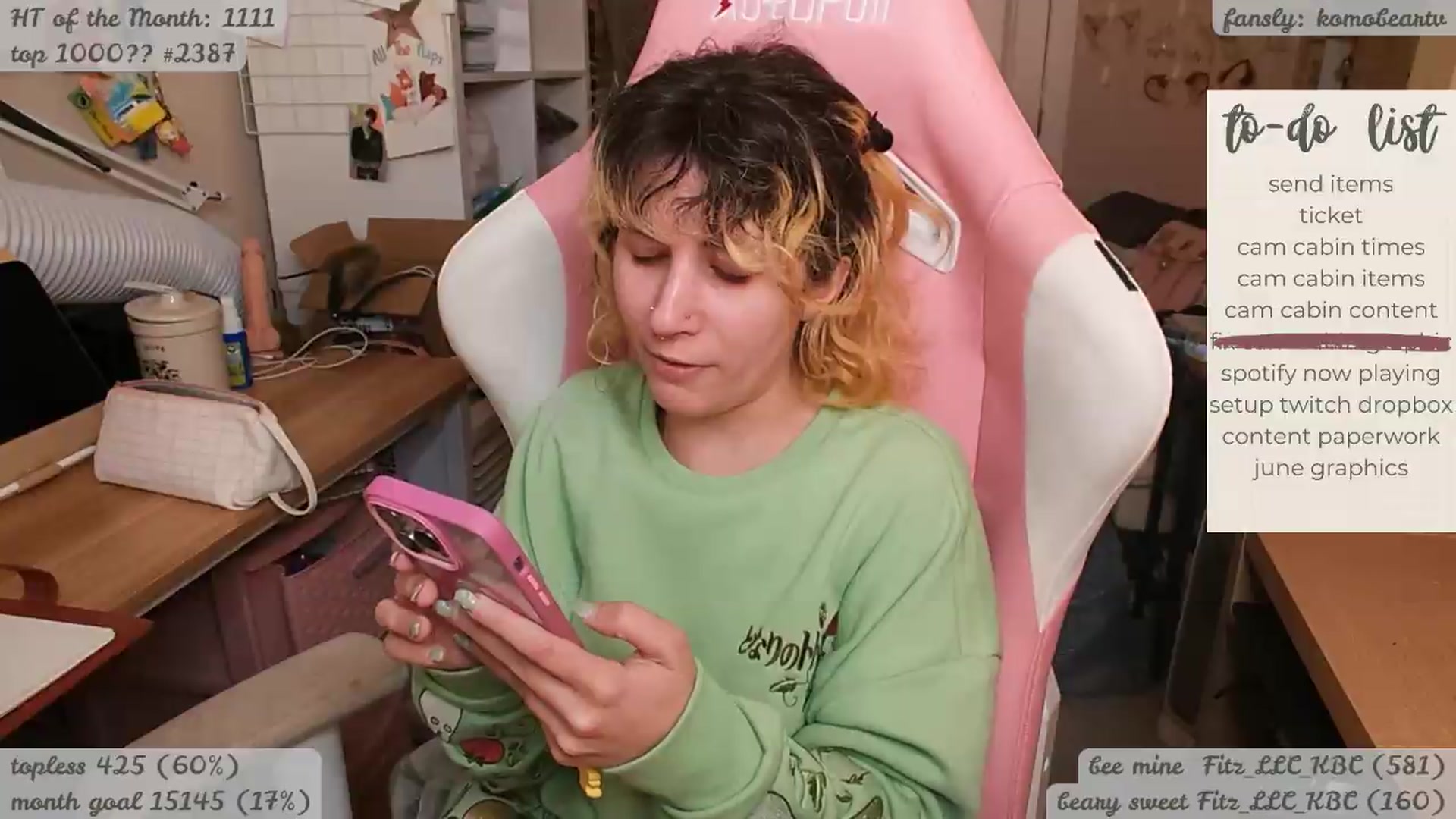 Gallery image thumbnail from KomoBear's myfreecams stream on, 04/24/2026, 06:30 image 3 of 20