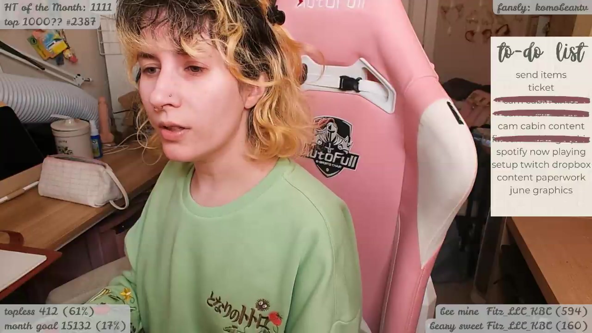 Gallery image thumbnail from KomoBear's myfreecams stream on, 04/24/2026, 06:30 image 14 of 20