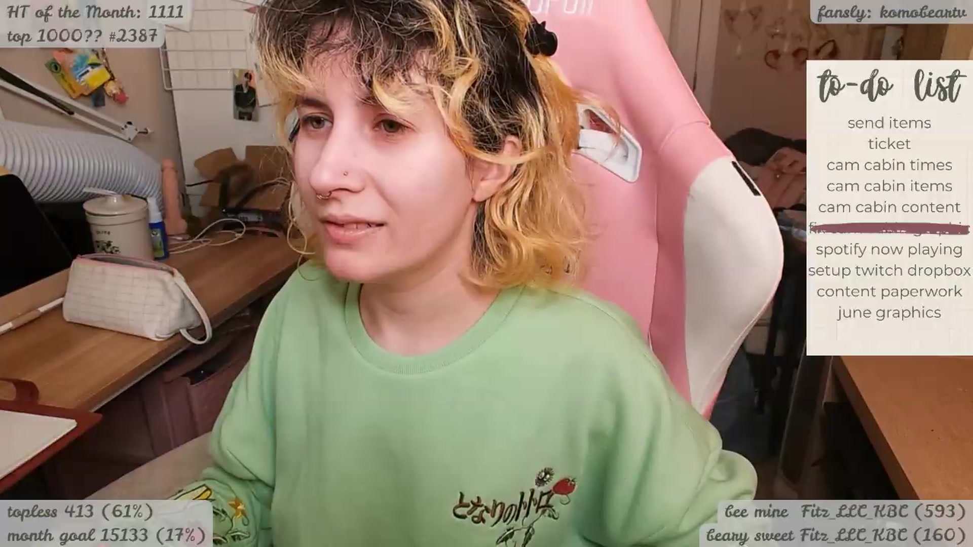 Gallery image thumbnail from KomoBear's myfreecams stream on, 04/24/2026, 06:30 image 10 of 20