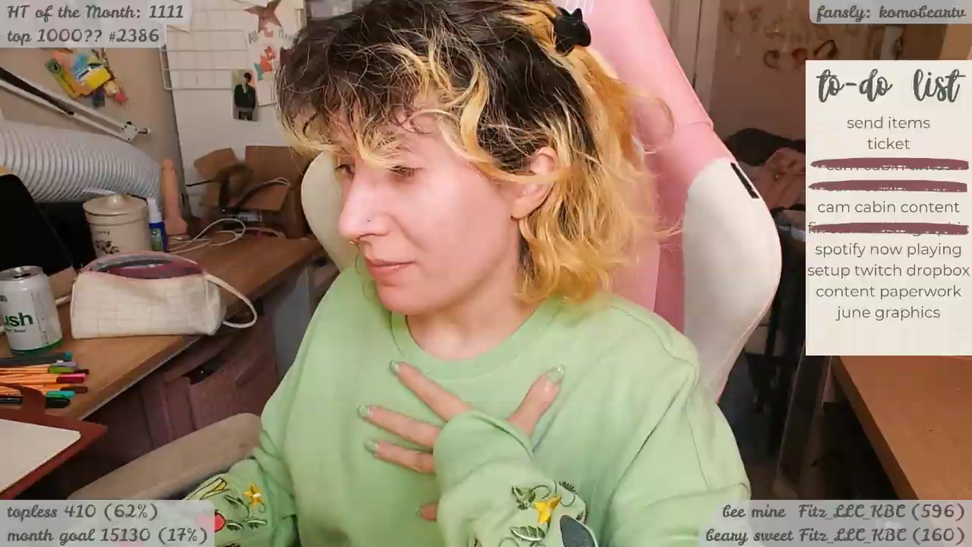 Gallery image thumbnail from KomoBear's myfreecams stream on, 04/24/2026, 06:30 image 17 of 20
