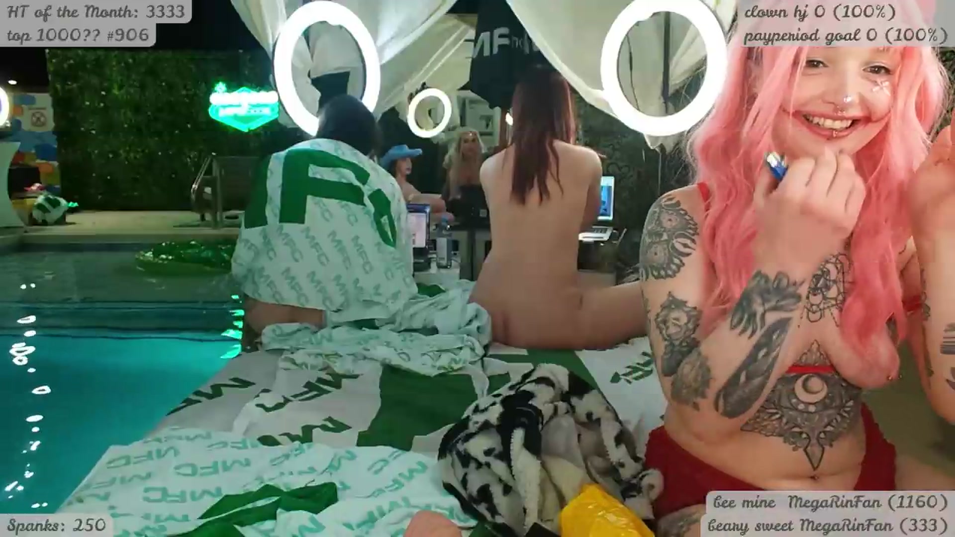 Gallery image thumbnail from KomoBear's myfreecams stream on, 05/21/2026, 07:09 image 17 of 20