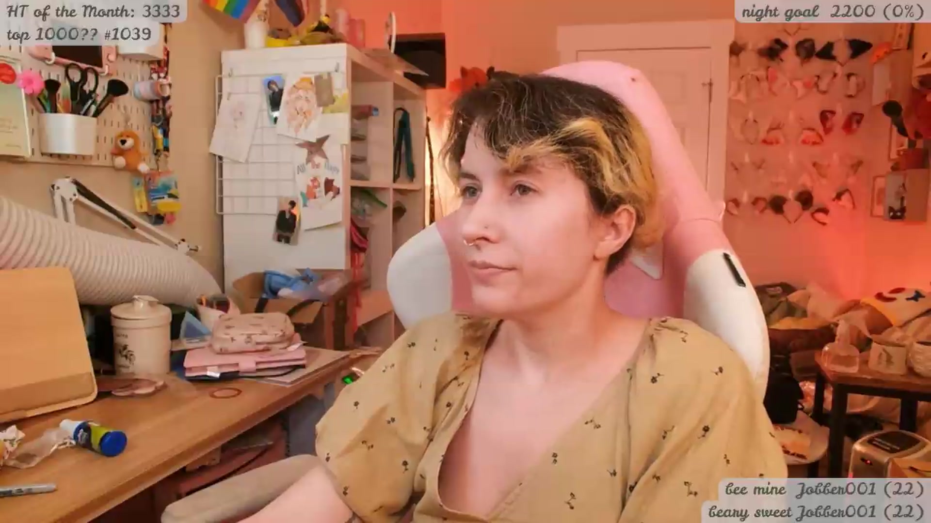 Gallery image thumbnail from KomoBear's myfreecams stream on, 05/24/2026, 05:17 image 17 of 20