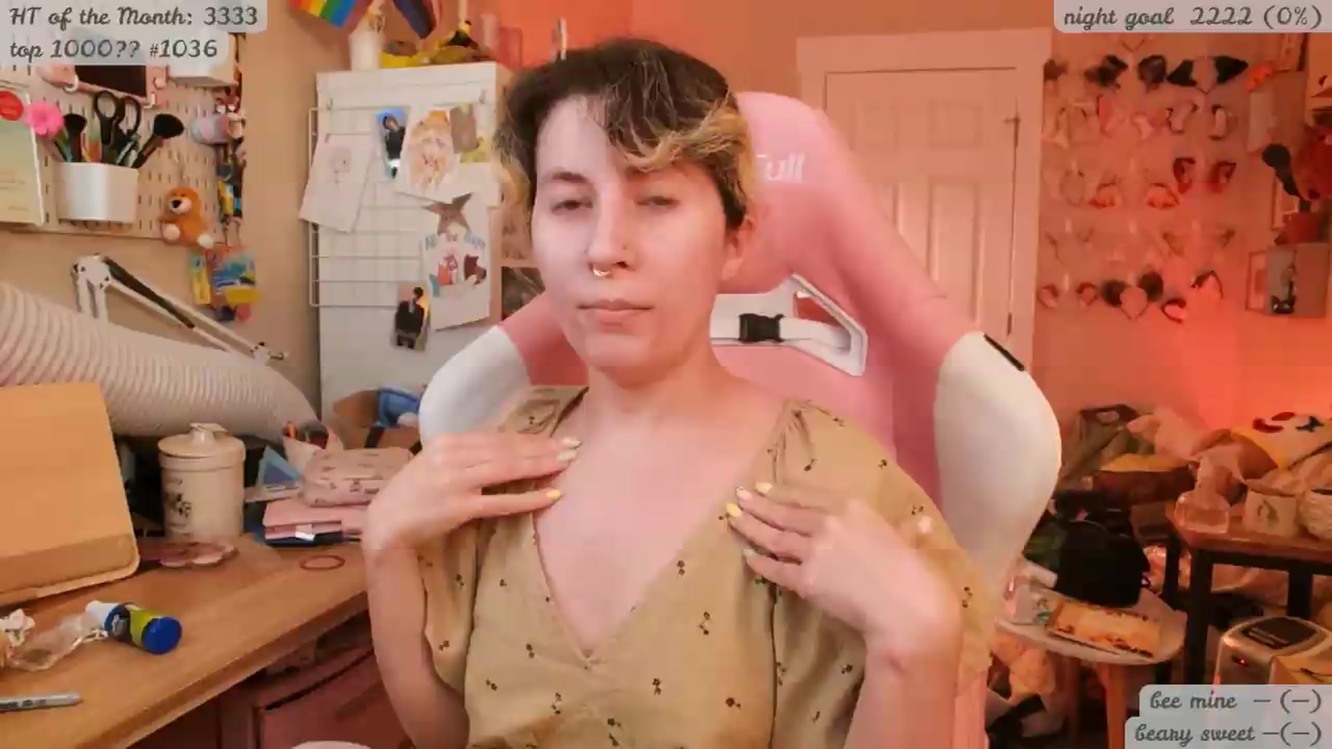 Gallery image thumbnail from KomoBear's myfreecams stream on, 05/24/2026, 05:17 image 7 of 20