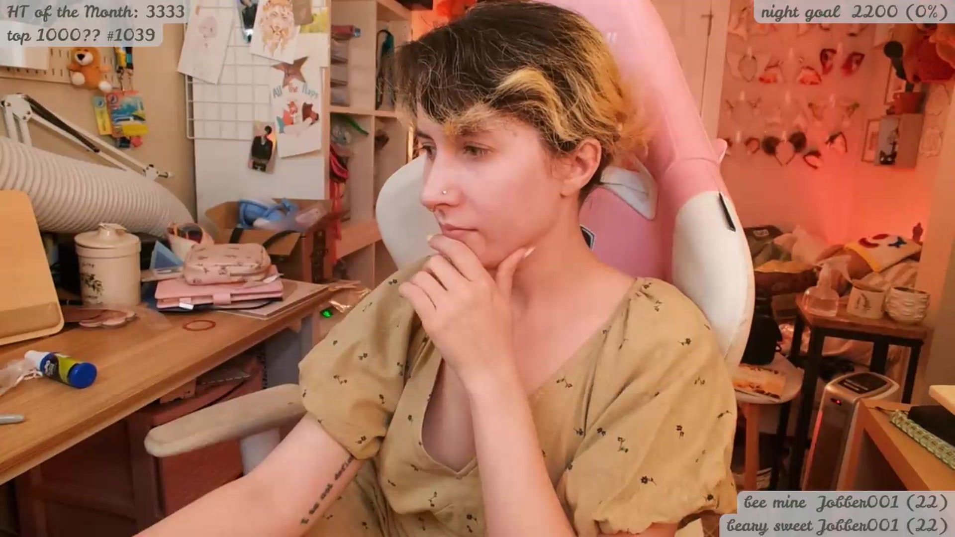 Gallery image thumbnail from KomoBear's myfreecams stream on, 05/24/2026, 05:17 image 19 of 20