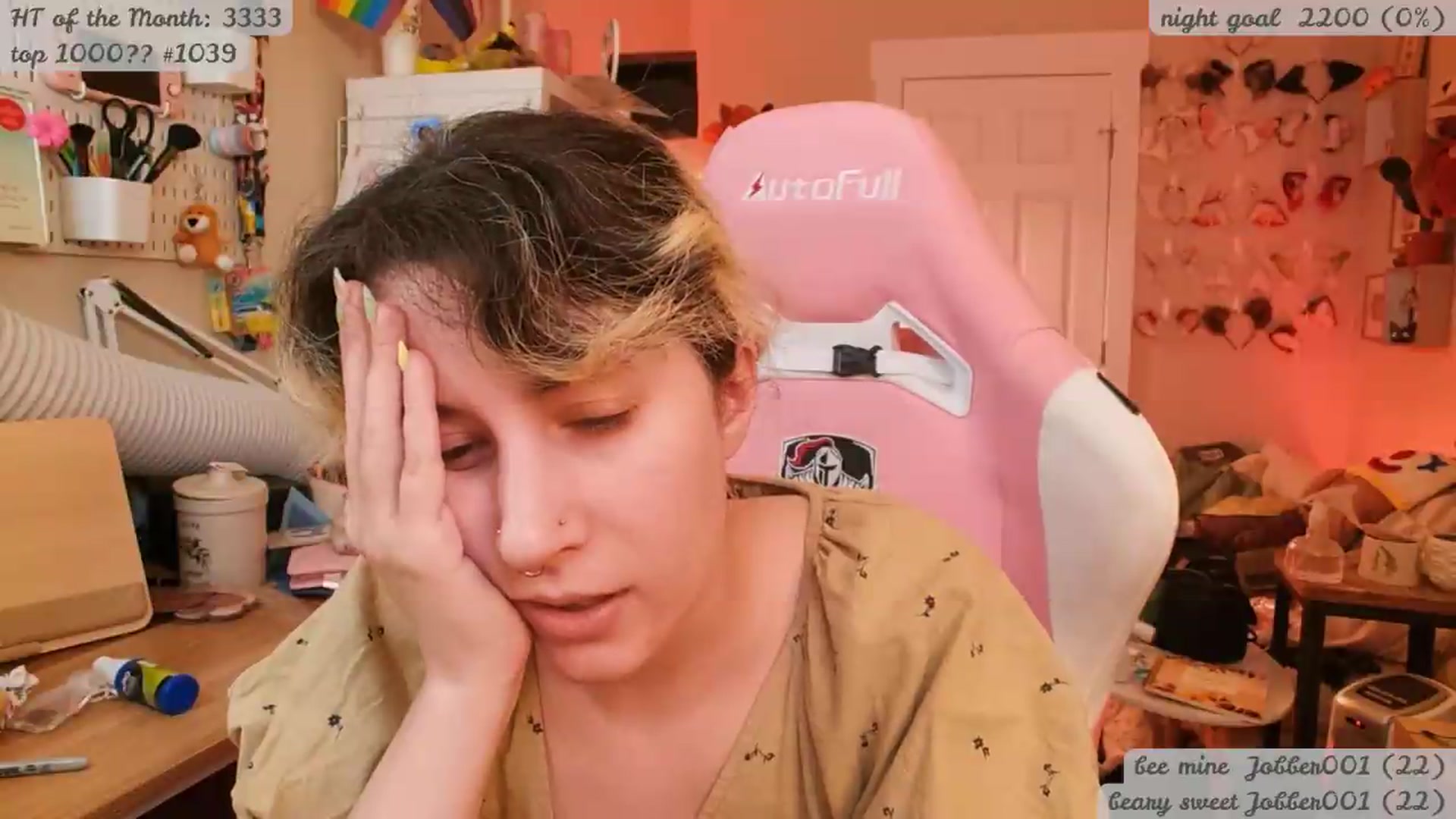 Gallery image thumbnail from KomoBear's myfreecams stream on, 05/24/2026, 05:17 image 16 of 20