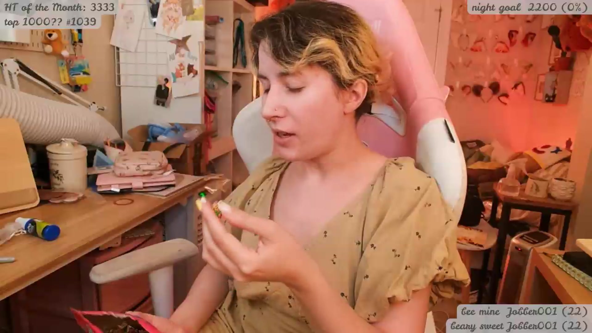 Gallery image thumbnail from KomoBear's myfreecams stream on, 05/24/2026, 05:17 image 20 of 20