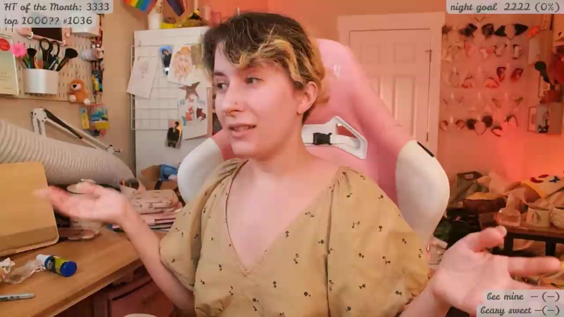 Gallery image thumbnail from KomoBear's myfreecams stream on, 05/24/2026, 05:17 image 5 of 20