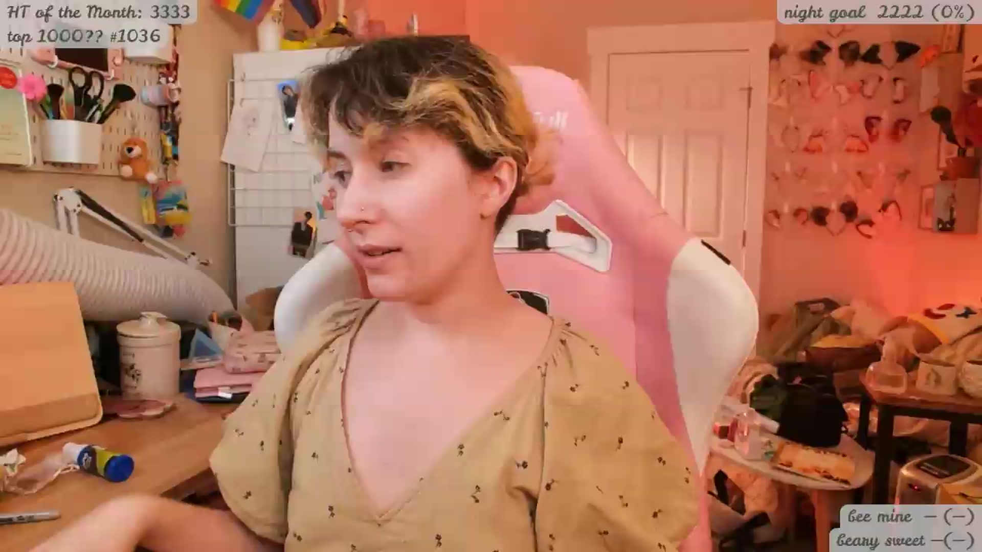 Gallery image thumbnail from KomoBear's myfreecams stream on, 05/24/2026, 05:17 image 1 of 20