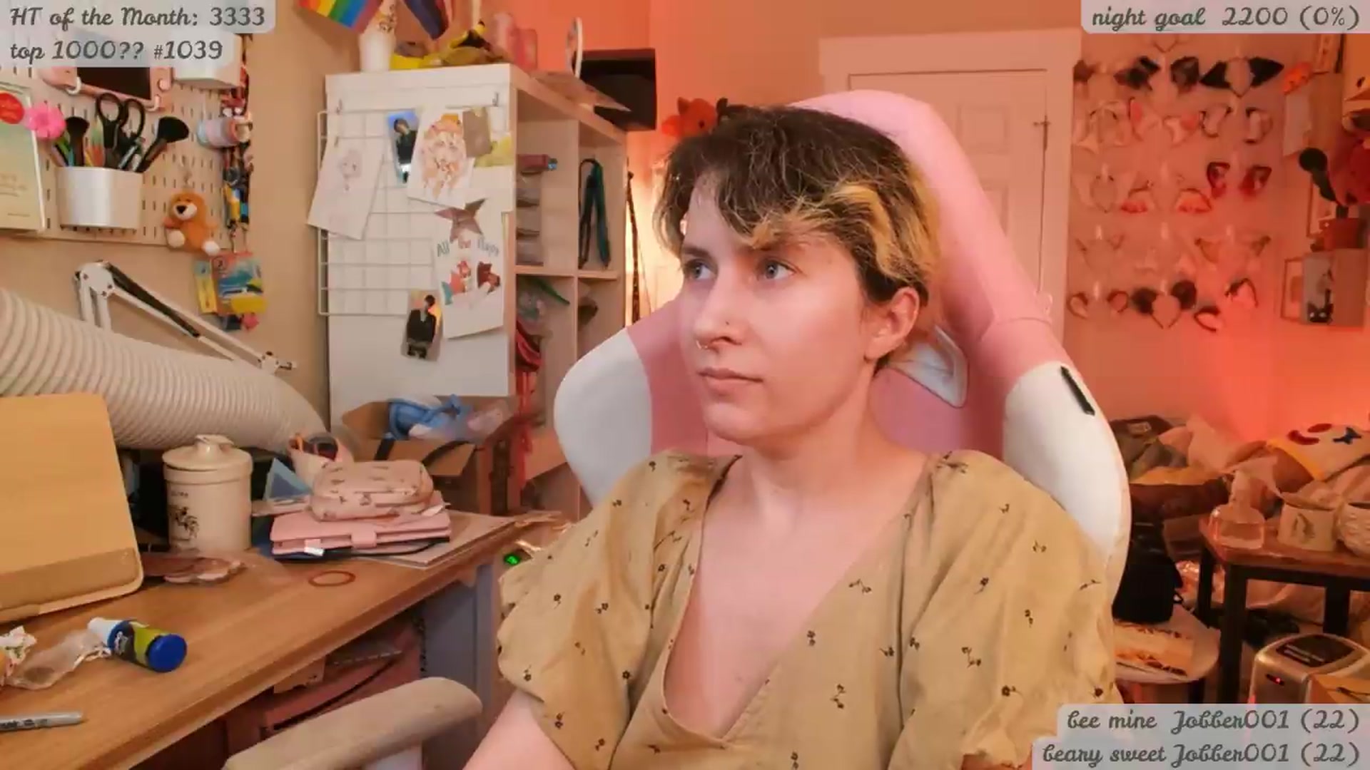 Gallery image thumbnail from KomoBear's myfreecams stream on, 05/24/2026, 05:17 image 13 of 20