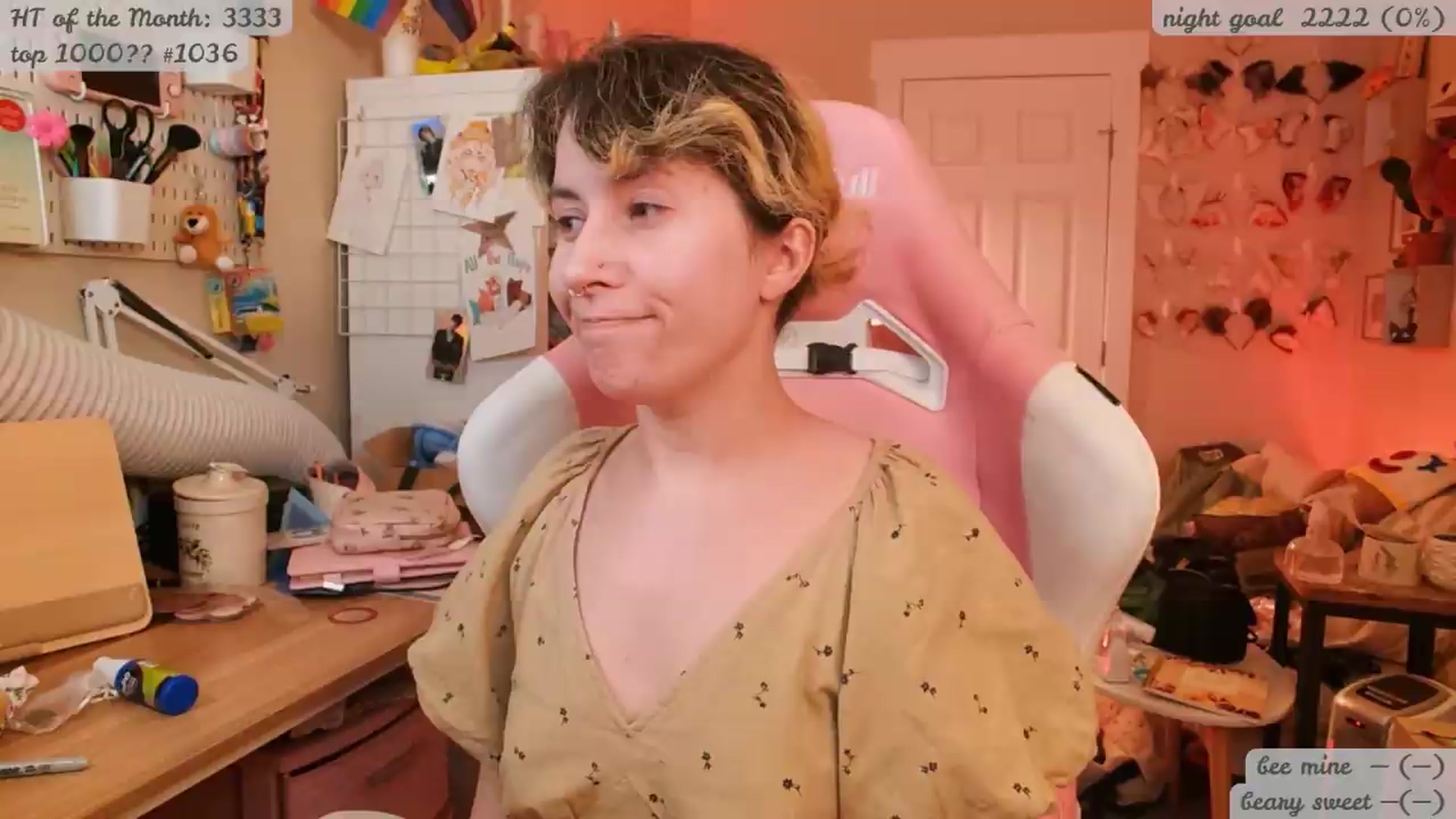 Gallery image thumbnail from KomoBear's myfreecams stream on, 05/24/2026, 05:17 image 6 of 20