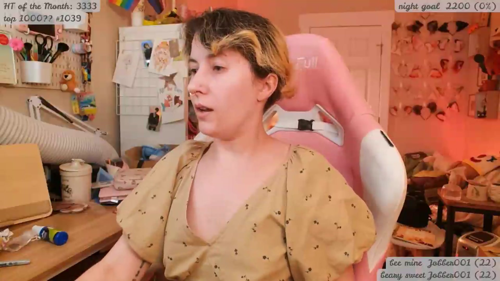 Gallery image thumbnail from KomoBear's myfreecams stream on, 05/24/2026, 05:17 image 15 of 20