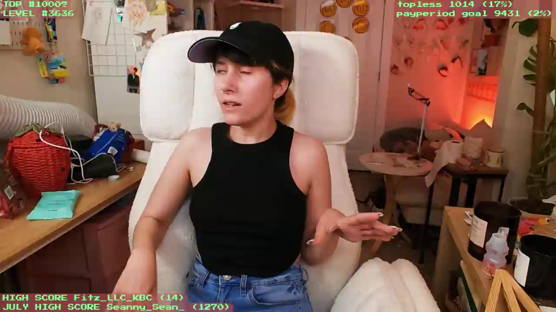 Gallery image thumbnail from KomoBear's myfreecams stream on, 07/17/2026, 05:58 image 2 of 20