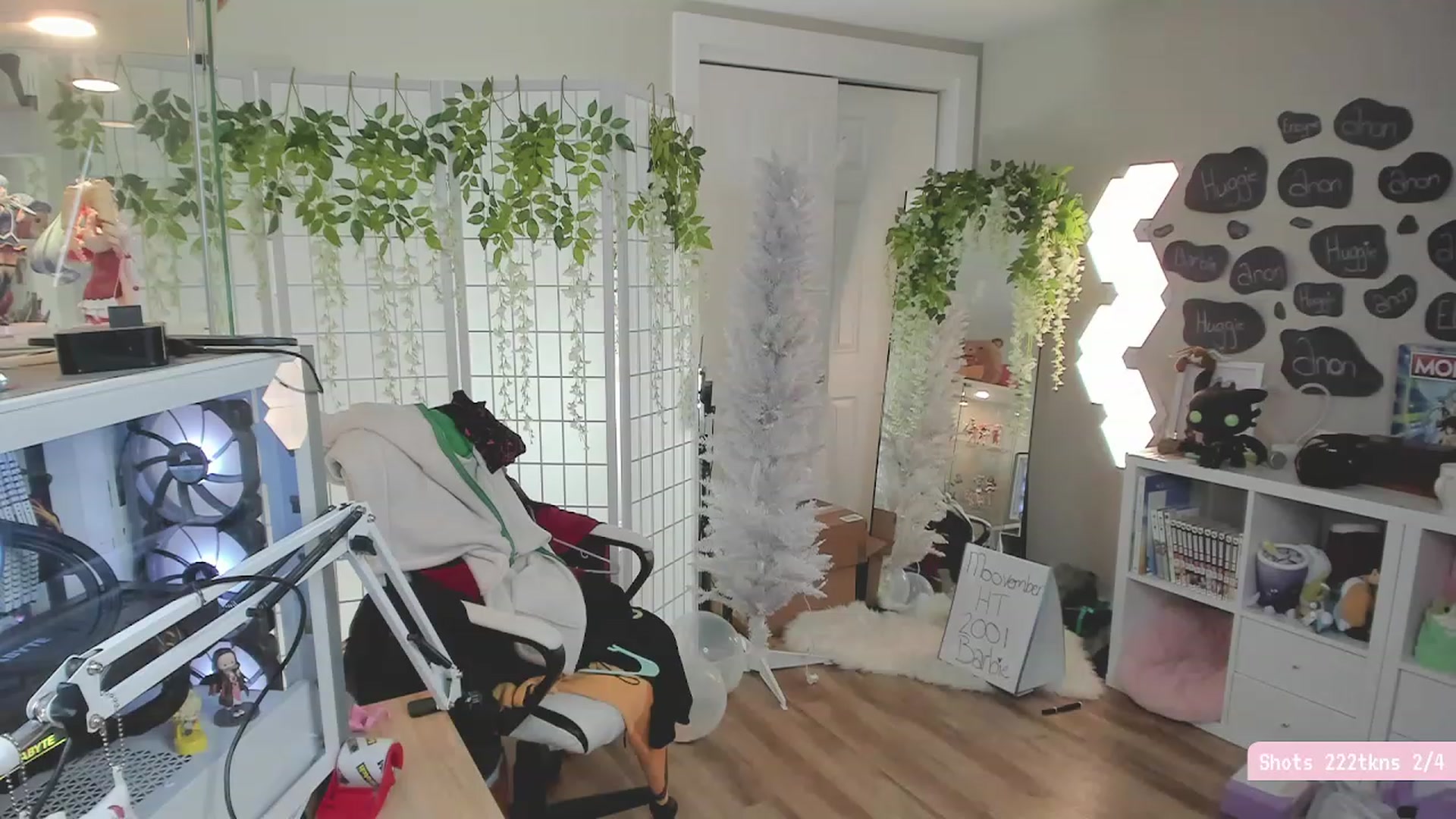 Gallery image thumbnail from Komorebi's myfreecams stream on, 12/10/2022, 08:34 image 10 of 20