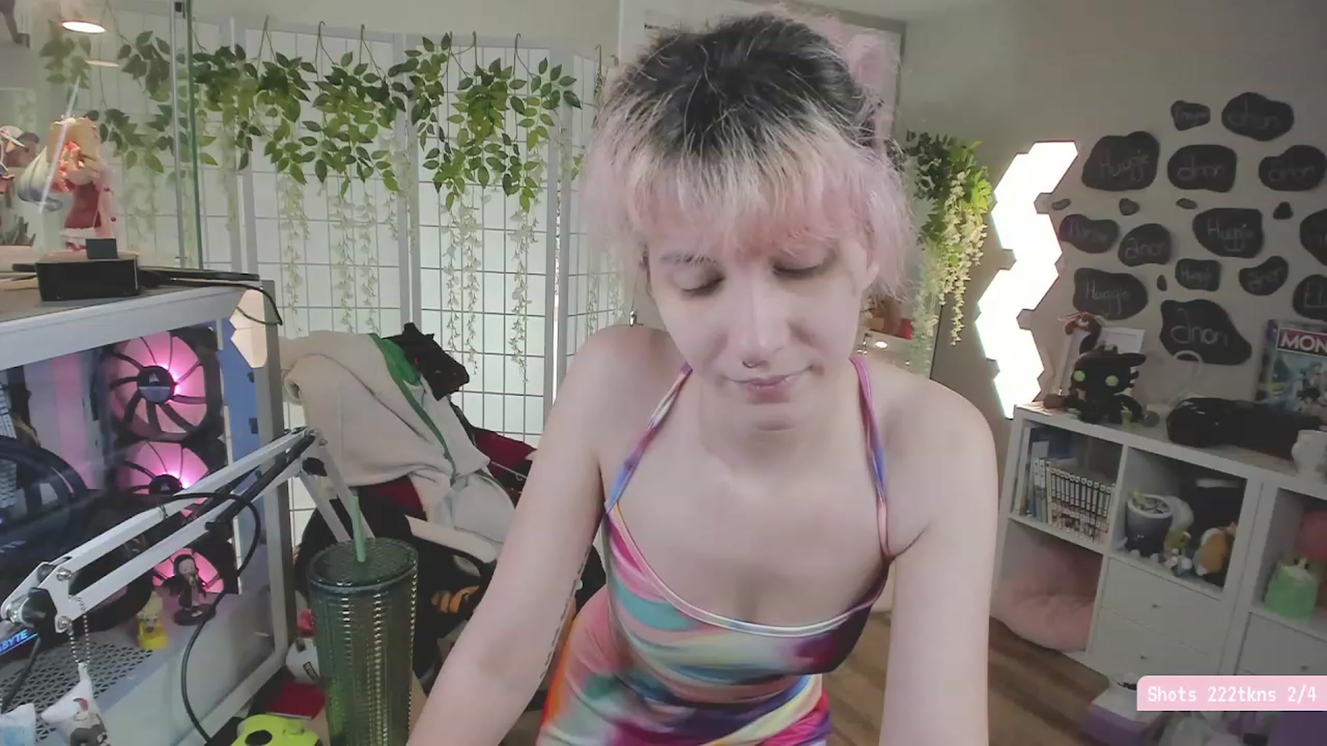 Gallery image thumbnail from Komorebi's myfreecams stream on, 12/10/2022, 08:34 image 2 of 20