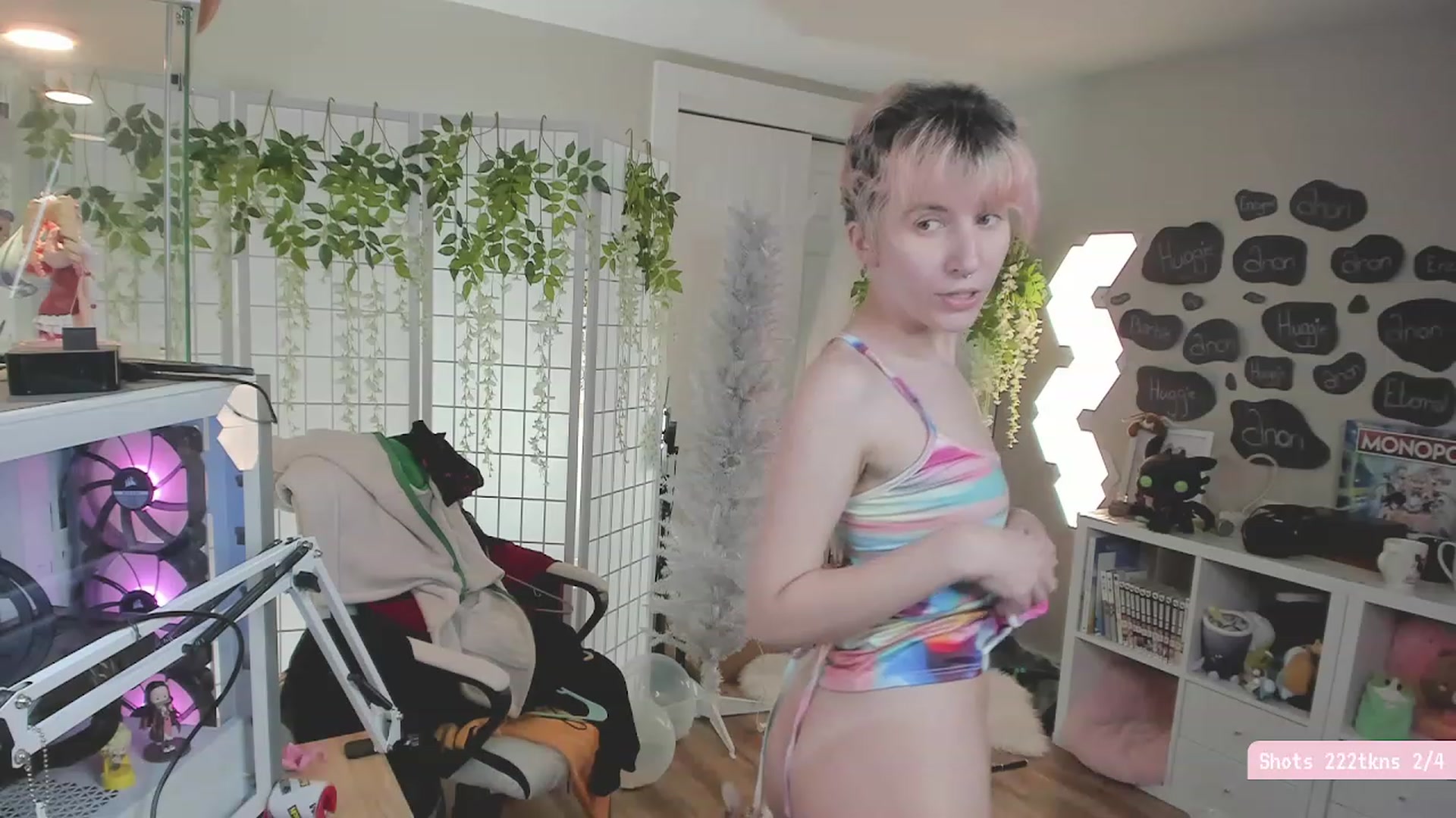 Gallery image thumbnail from Komorebi's myfreecams stream on, 12/10/2022, 08:34 image 6 of 20