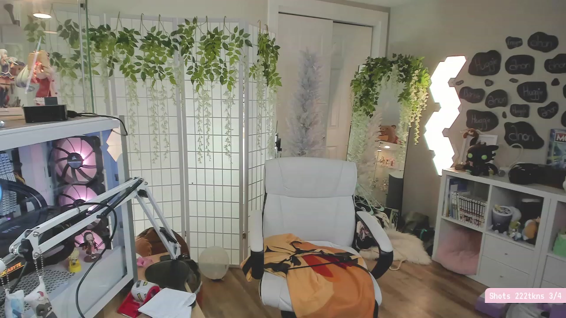 Gallery image thumbnail from Komorebi's myfreecams stream on, 12/10/2022, 09:47 image 6 of 20