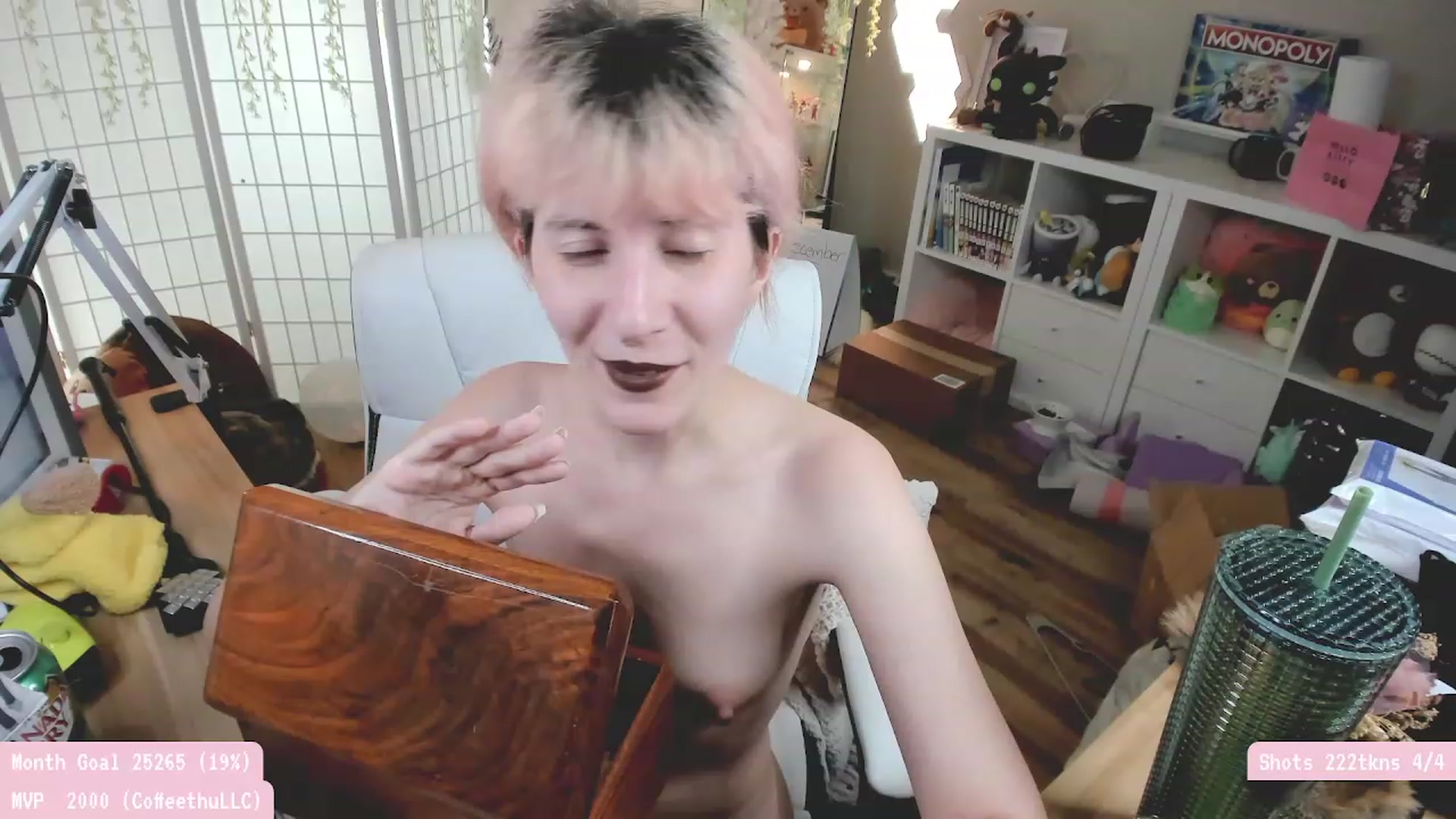 Gallery image thumbnail from Komorebi's myfreecams stream on, 12/11/2022, 10:31 image 18 of 20