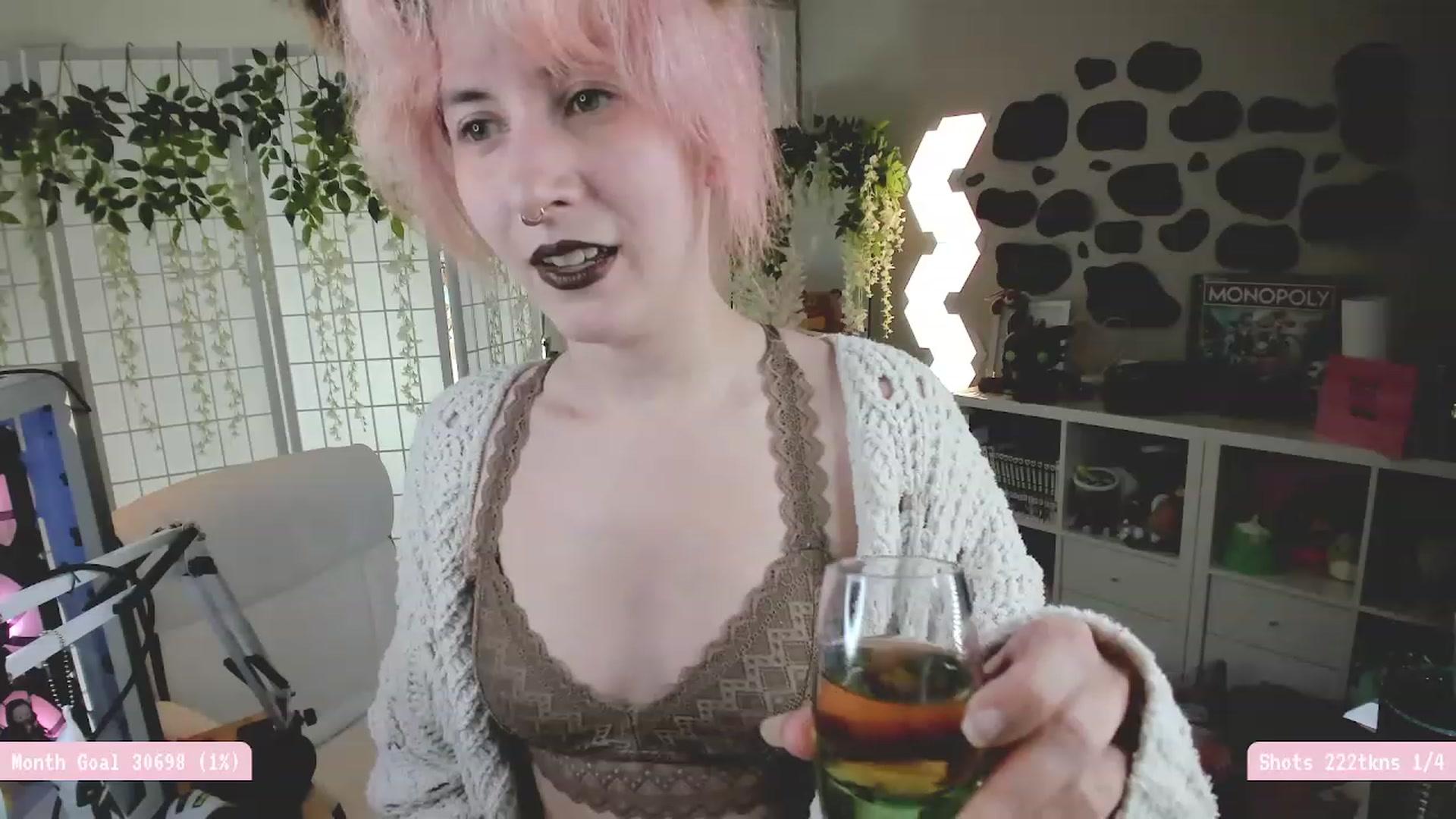Gallery image thumbnail from Komorebi's myfreecams stream on, 12/11/2022, 10:31 image 2 of 20