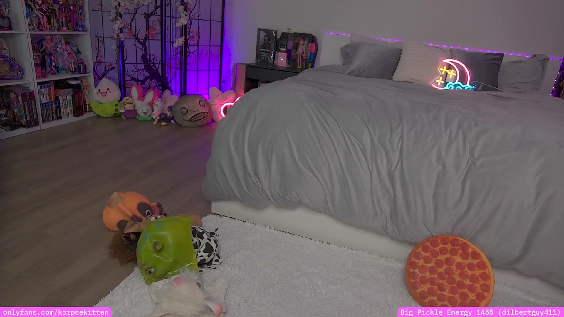 Gallery image thumbnail from KorpseKitten's myfreecams stream on, 03/31/2025, 03:21 image 6 of 20