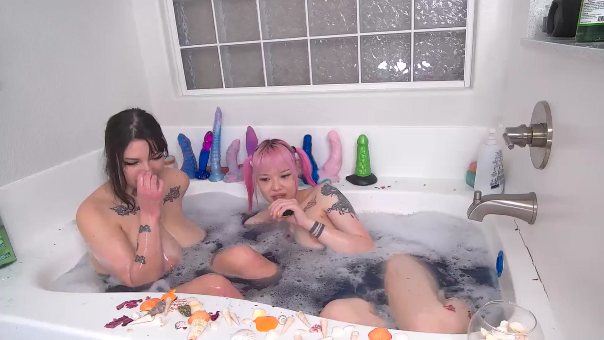 Gallery image thumbnail from KorpseKitten's myfreecams stream on, 04/23/2025, 03:48 image 13 of 20