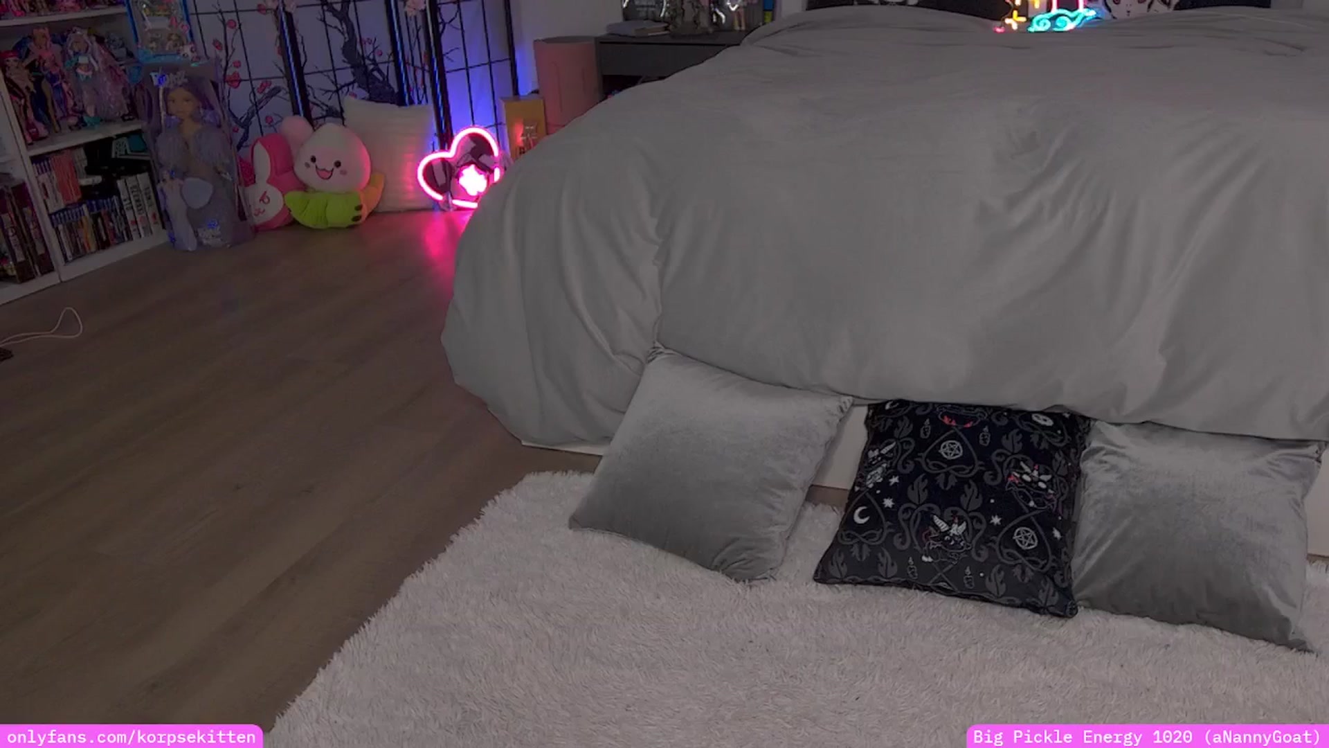Gallery image thumbnail from KorpseKitten's myfreecams stream on, 05/16/2025, 03:21 image 12 of 20