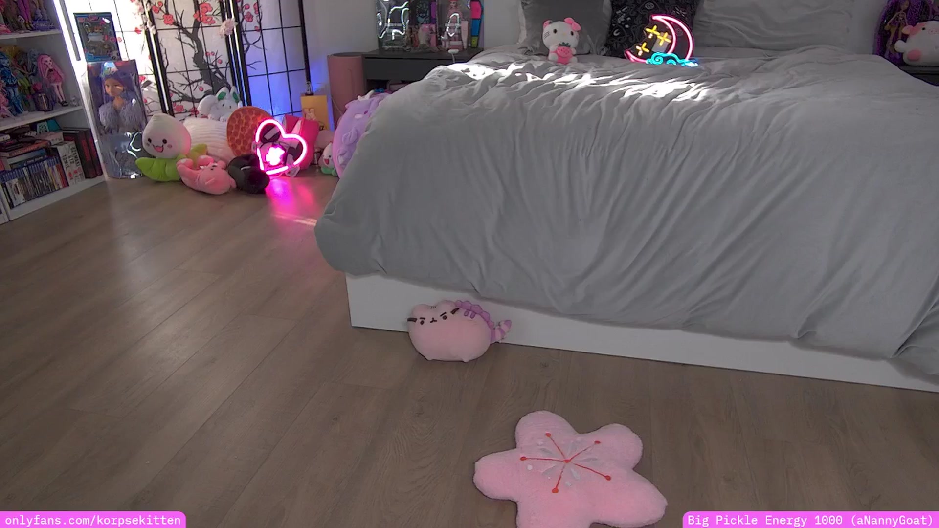 Gallery image thumbnail from KorpseKitten's myfreecams stream on, 06/21/2025, 01:36 image 7 of 20
