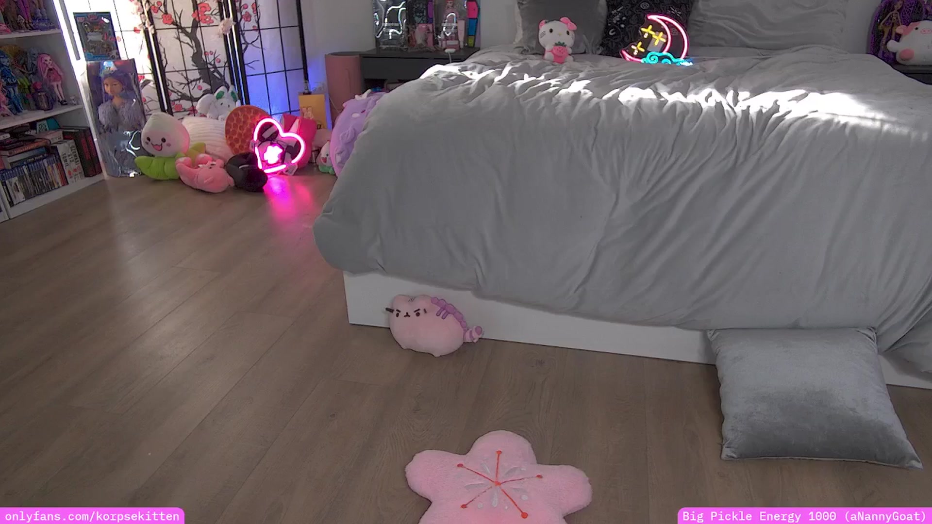 Gallery image thumbnail from KorpseKitten's myfreecams stream on, 06/21/2025, 01:36 image 15 of 20
