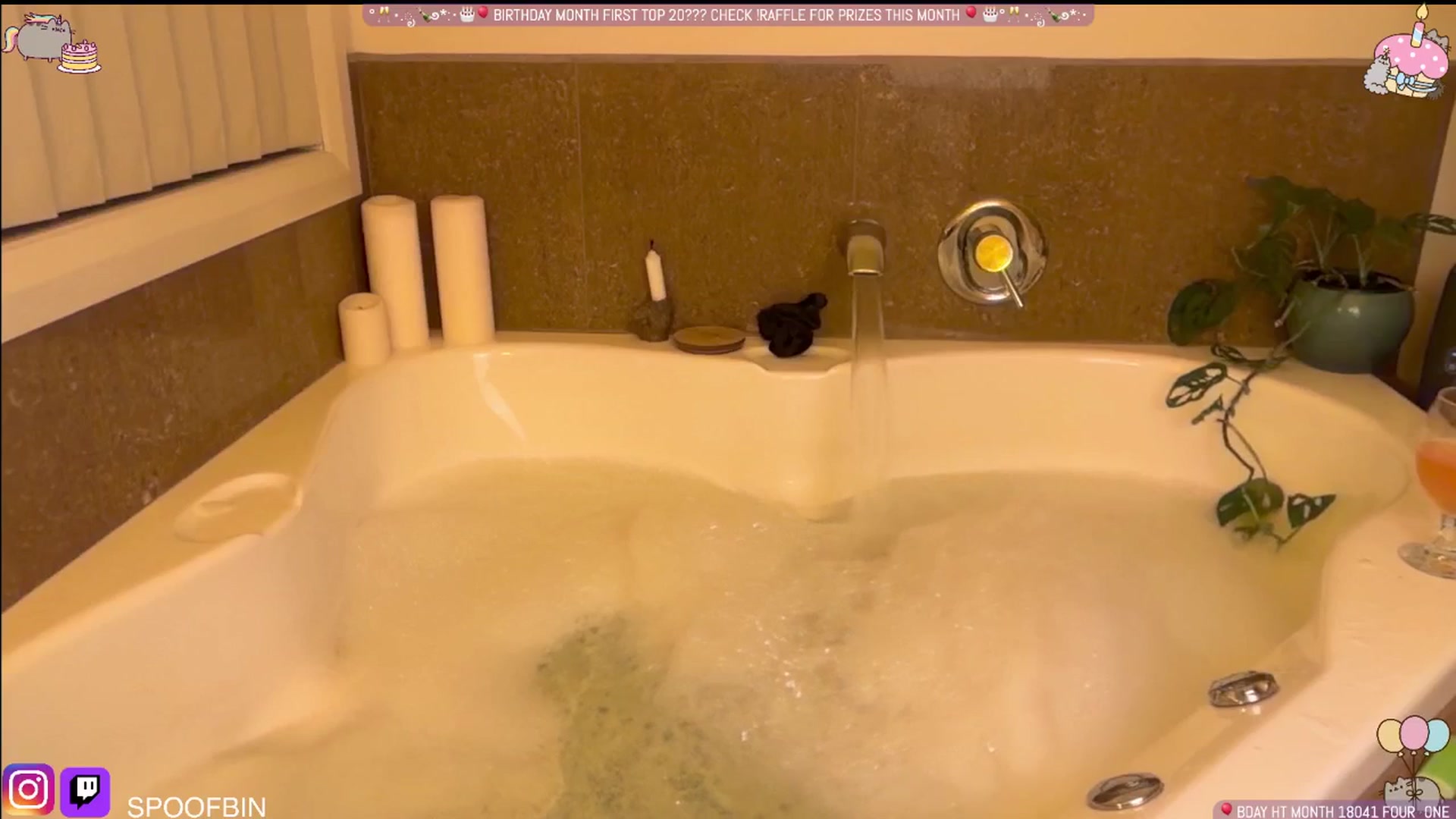 Gallery image thumbnail from Korra's myfreecams stream on, 08/18/2025, 12:03 image 9 of 20