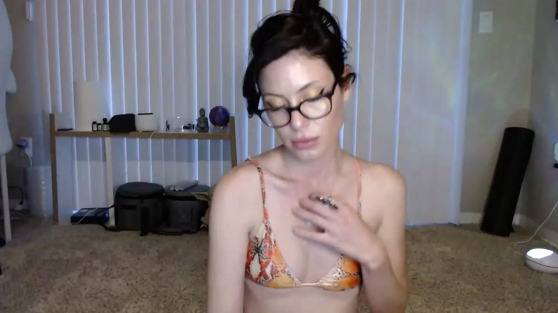 Gallery image thumbnail from KoryJade's myfreecams stream on, 06/19/2023, 01:36 image 18 of 20