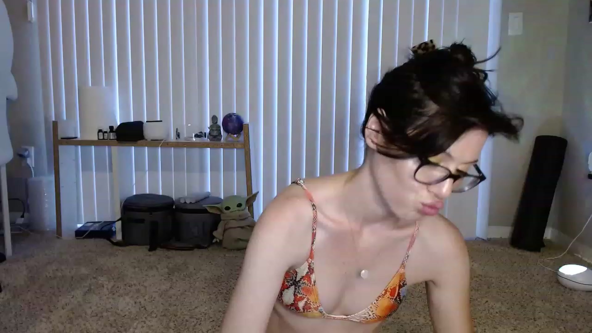 Gallery image thumbnail from KoryJade's myfreecams stream on, 06/19/2023, 01:36 image 7 of 20
