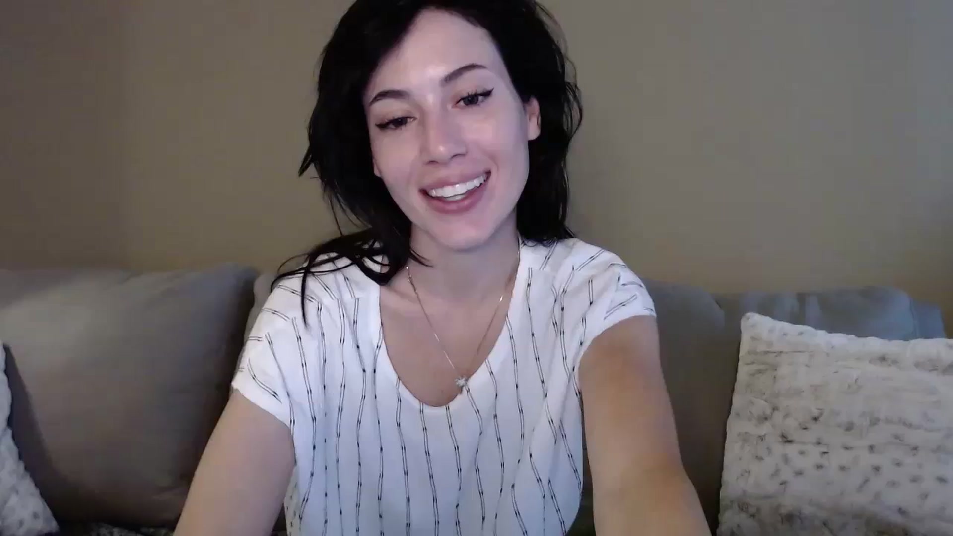 Gallery image thumbnail from KoryJade's myfreecams stream on, 08/19/2023, 20:46 image 9 of 20