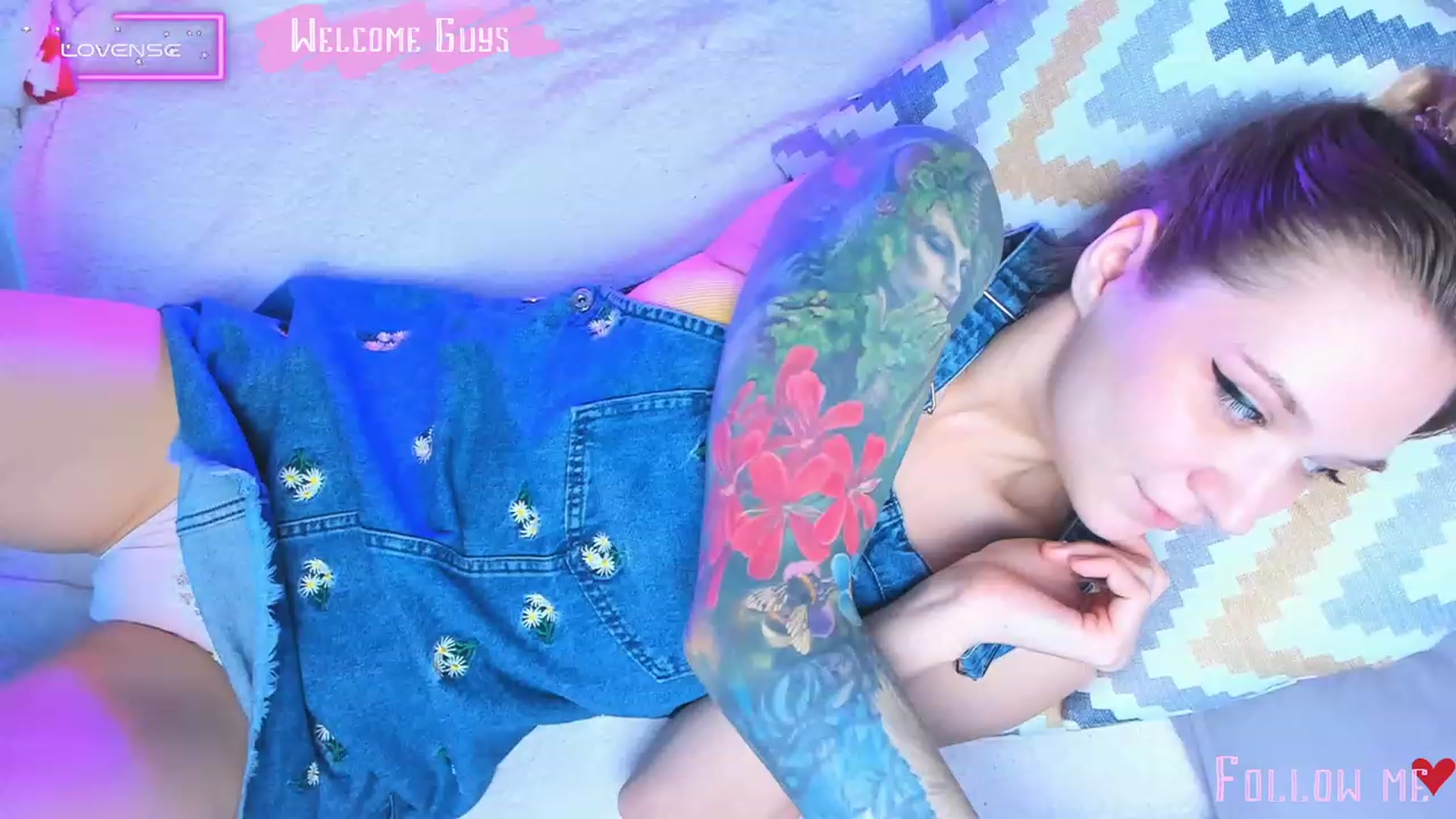 Gallery image thumbnail from Kota_sky's myfreecams stream on, 01/24/2024, 05:51 image 18 of 20