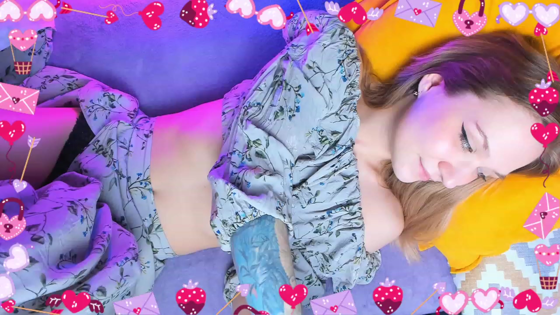 Gallery image thumbnail from Kota_sky's myfreecams stream on, 02/14/2024, 08:57 image 3 of 20