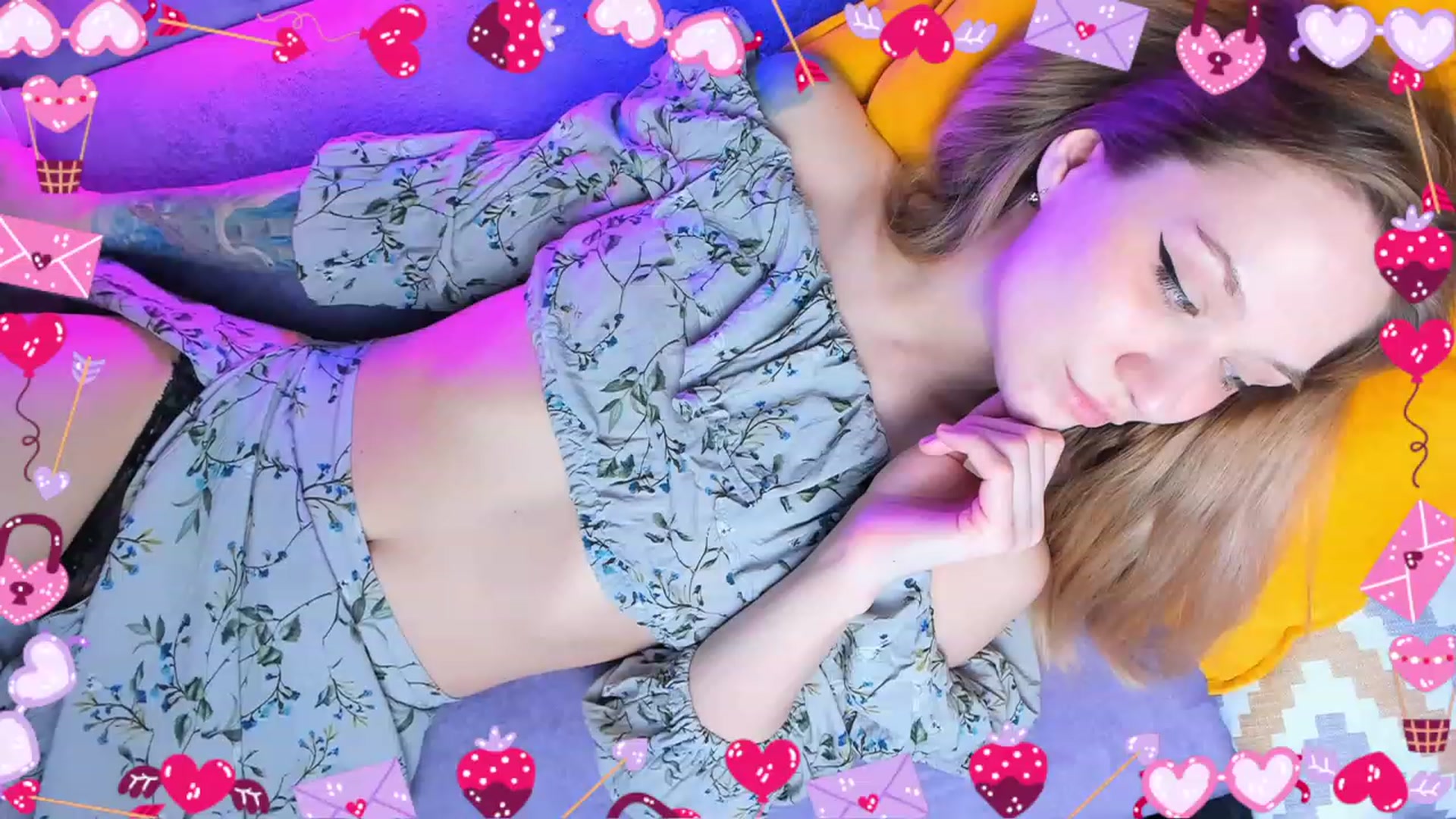 Gallery image thumbnail from Kota_sky's myfreecams stream on, 02/14/2024, 08:57 image 16 of 20