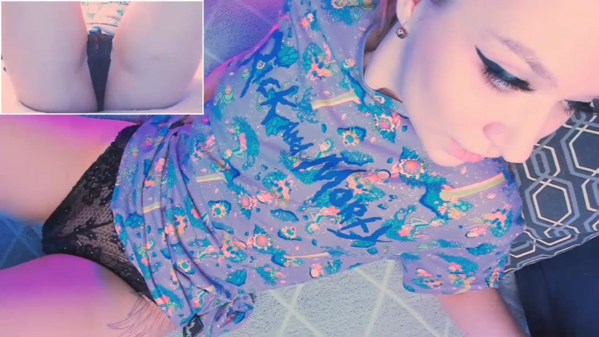 Gallery image thumbnail from Kota_sky's myfreecams stream on, 03/20/2024, 10:21 image 18 of 20