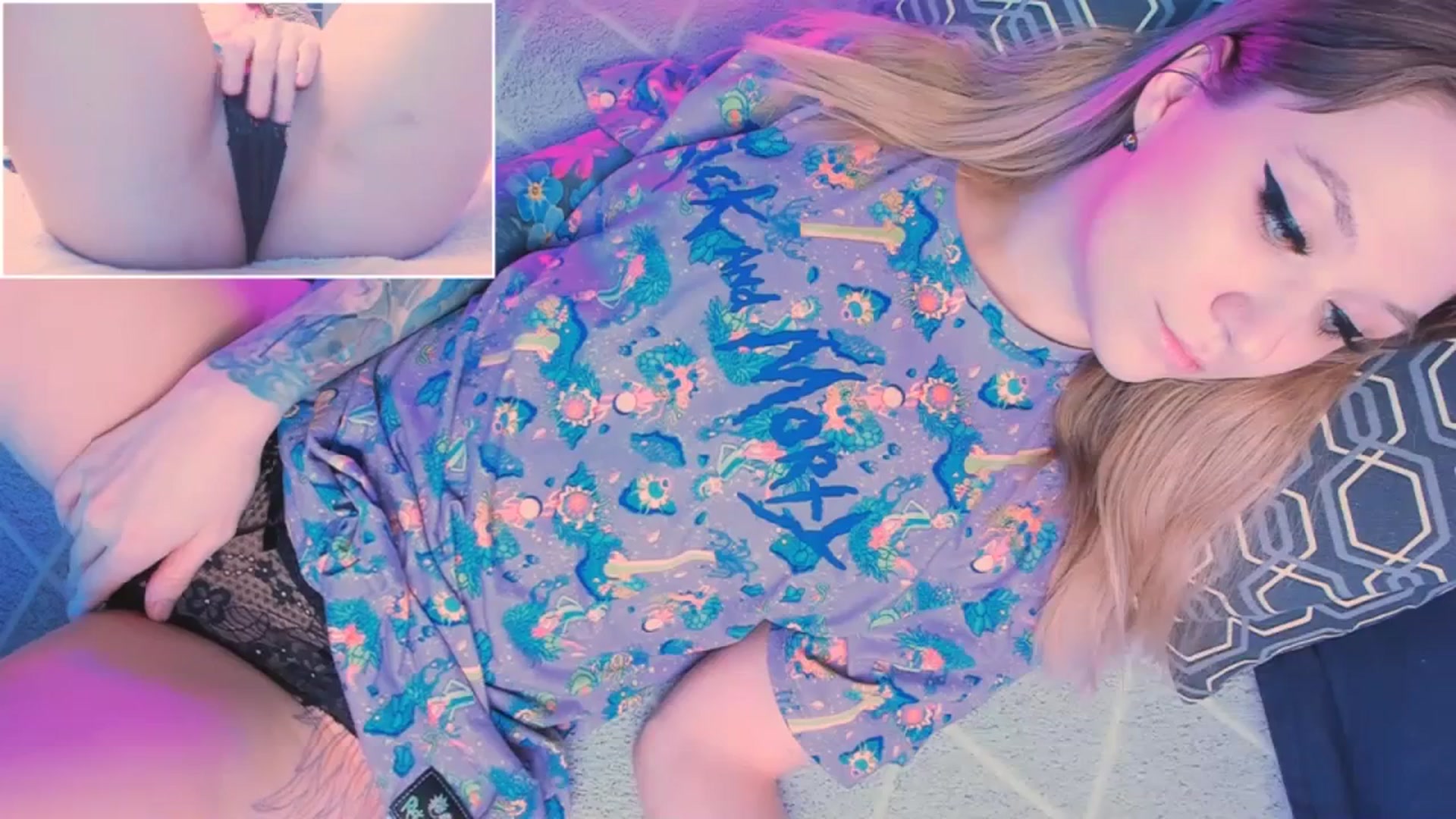 Gallery image thumbnail from Kota_sky's myfreecams stream on, 03/20/2024, 10:21 image 8 of 20