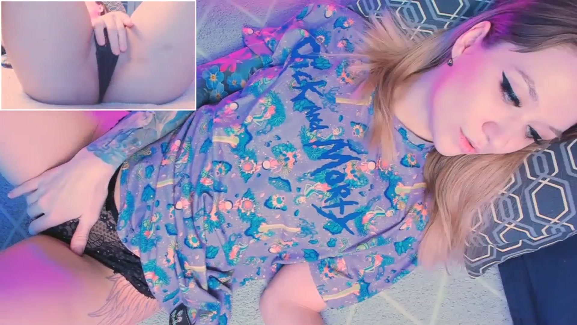 Gallery image thumbnail from Kota_sky's myfreecams stream on, 03/20/2024, 10:21 image 11 of 20