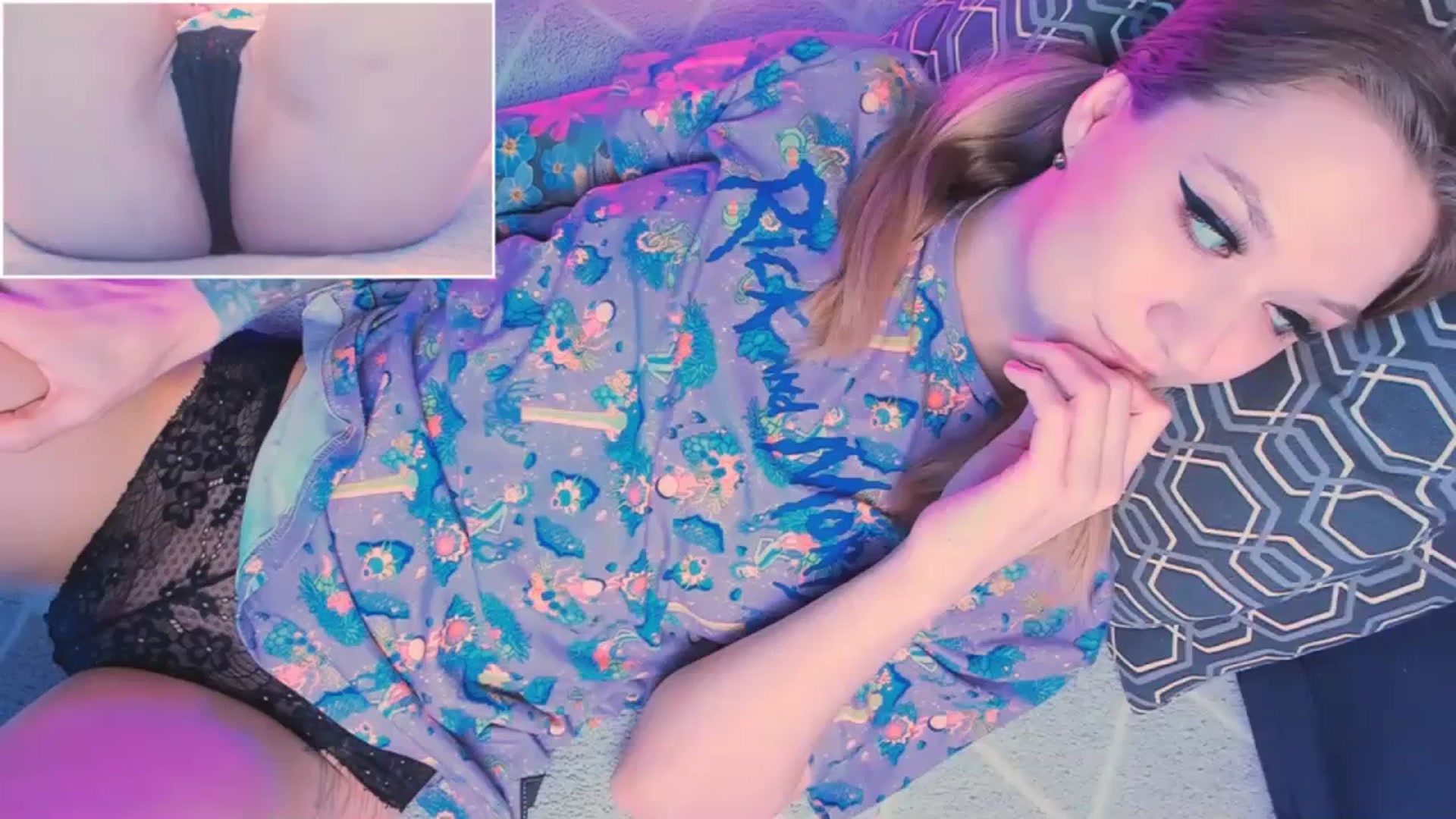 Gallery image thumbnail from Kota_sky's myfreecams stream on, 03/20/2024, 10:21 image 1 of 20